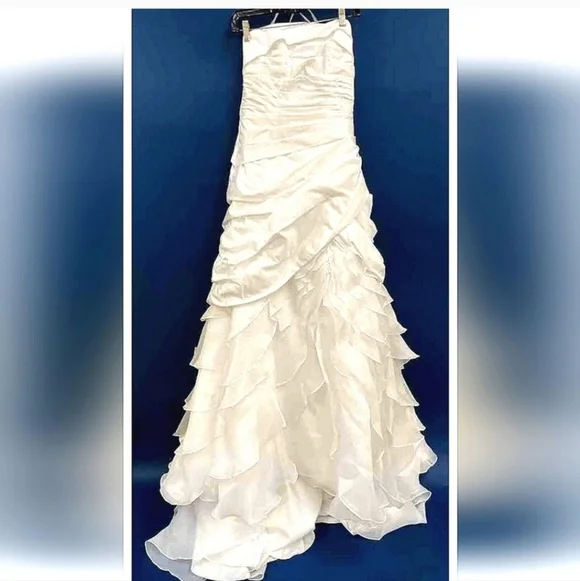 COSMOBELLAElegant  Layered White Wedding Coset Style Sz 10- 12 - Picture 5 of 6